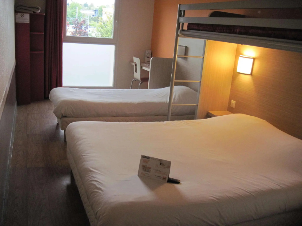 Standard Quadruple room (full double bed)