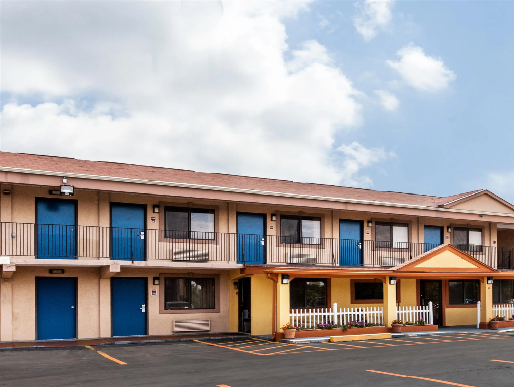 Red Carpet Inn
