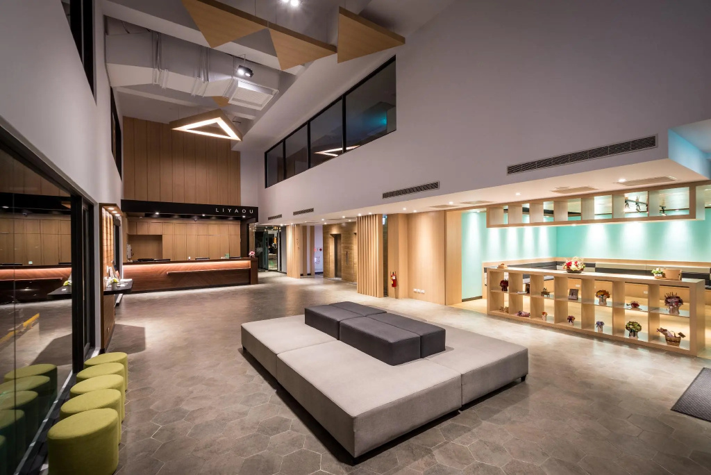Lobby & Reception