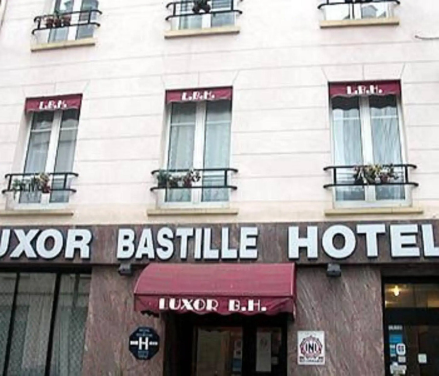 Luxor Bastille Hôtel — фото