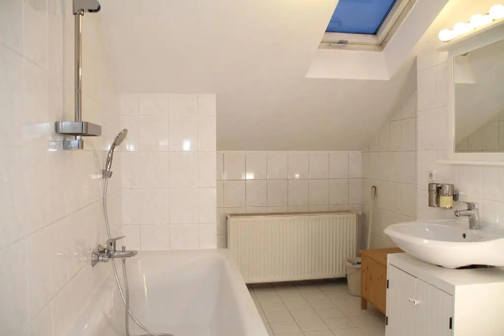 3 Bedrooms Apartment