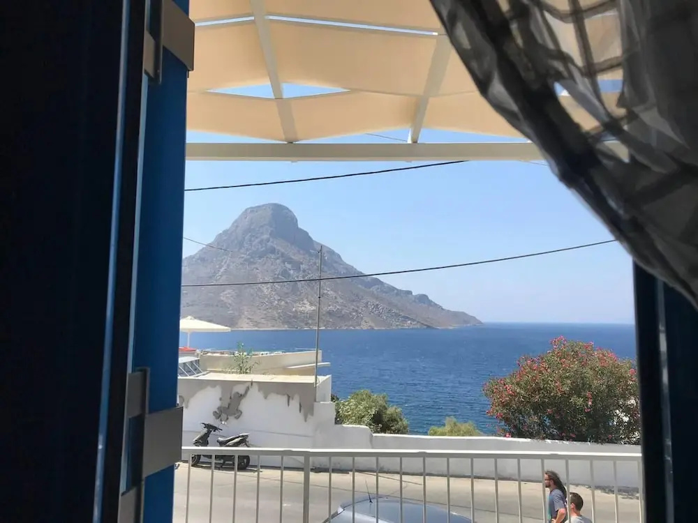 1 Bed Apt - Sleeps 2 - Free Parking - Sea View