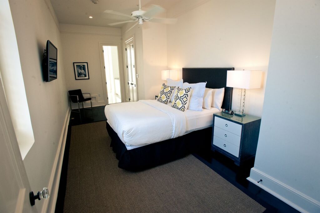 Roomza New Orleans at Melrose Mansion by null