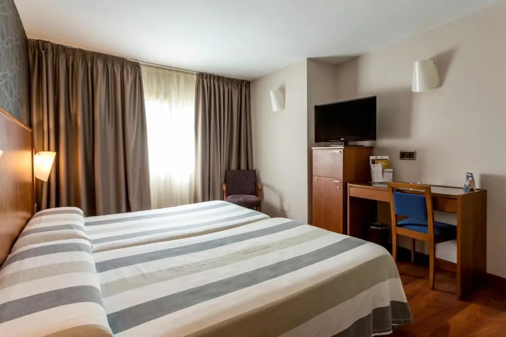 Hotel Nuevo Torreluz - Chambres