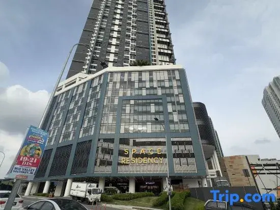 Space Residency Premium Suite Near KSL Mall by Nest Home