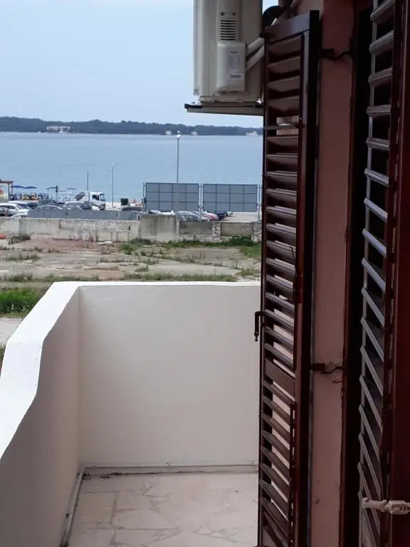 Deluxe Double room with sea view (full double bed)
