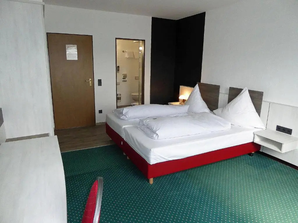 Economy Double room (full double bed)