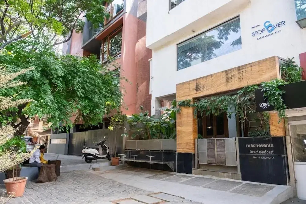 Stopover Backpackers Stay