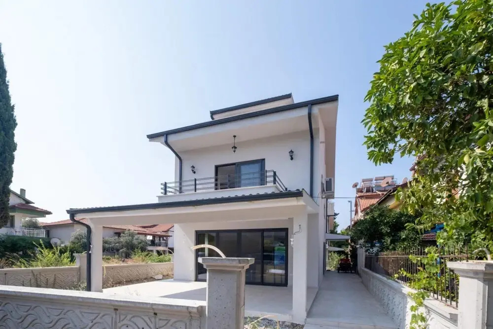 Central Villa Near Sea With Balcony in Fethiye
