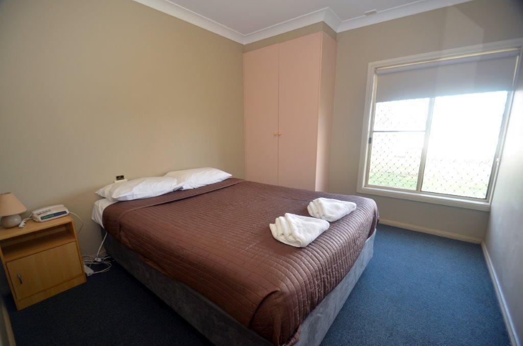 Parkview Motor Inn Parkes by null