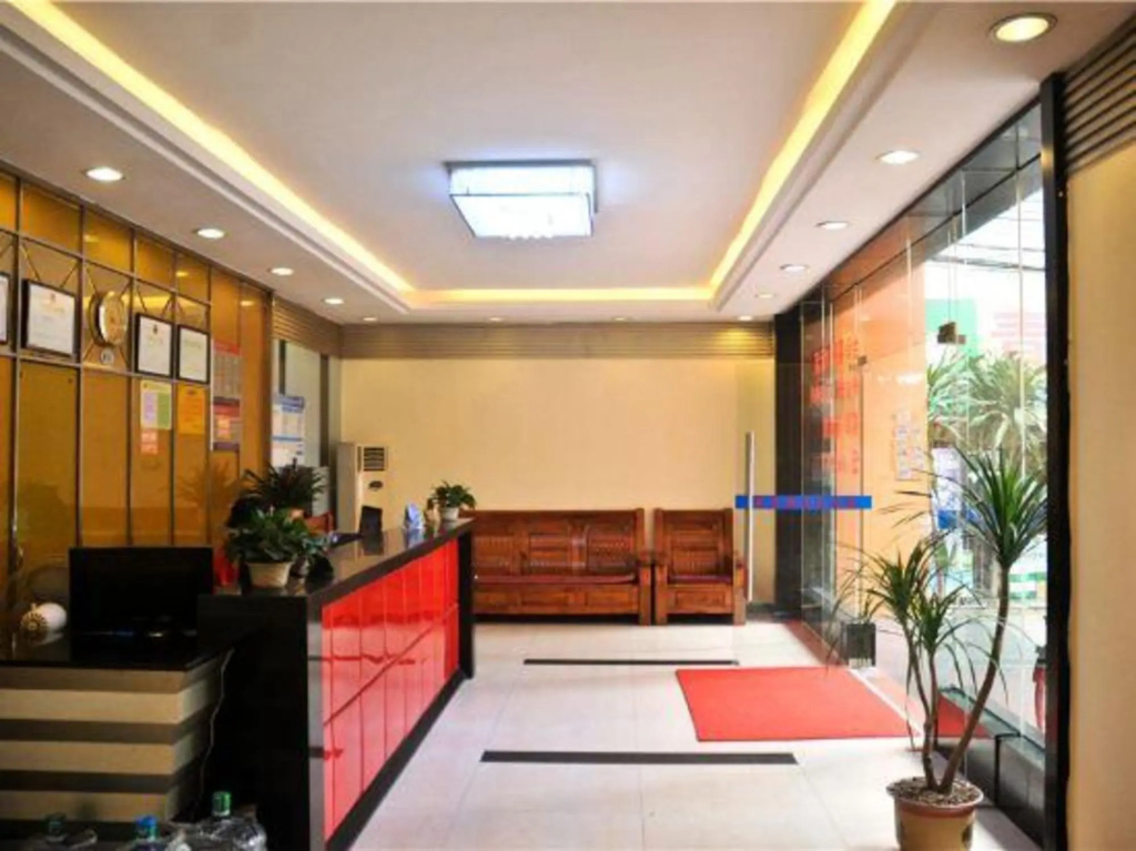 Lobby & Reception