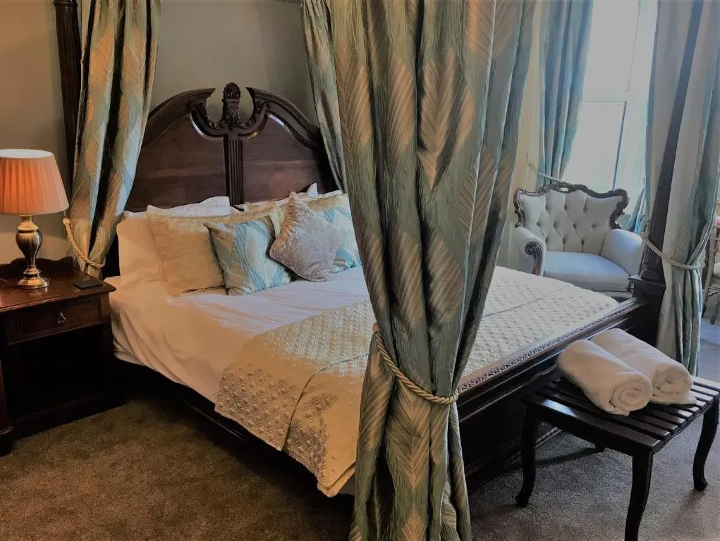 Deluxe Double room (full double bed)