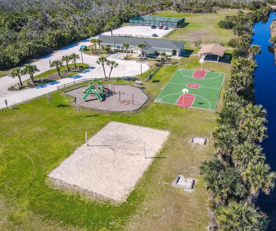 Beachfront 5BR Home With Ocean Views