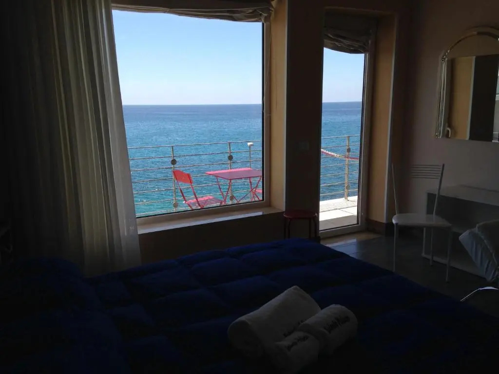 Standard Double room with balcony and with sea view (full double bed)