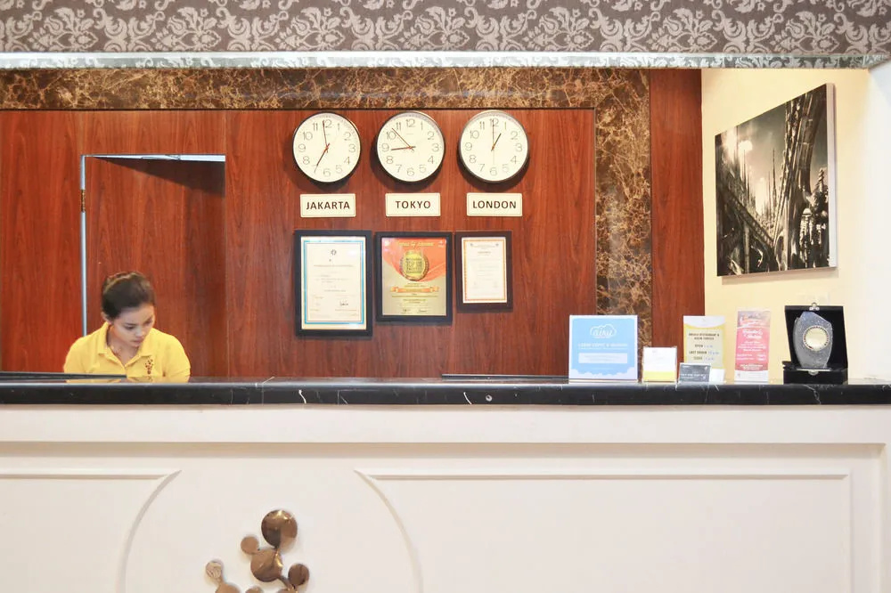 Lobby & Reception