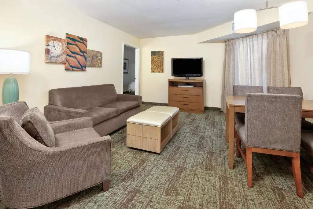2 Bedrooms Suite