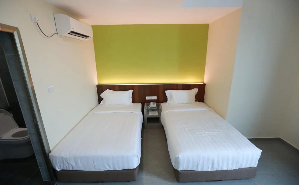 Pantai Regal Hotel - фото 6