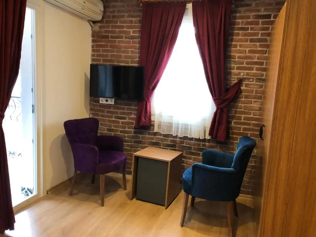 Deluxe Double room with balcony and with sea view (full double bed)