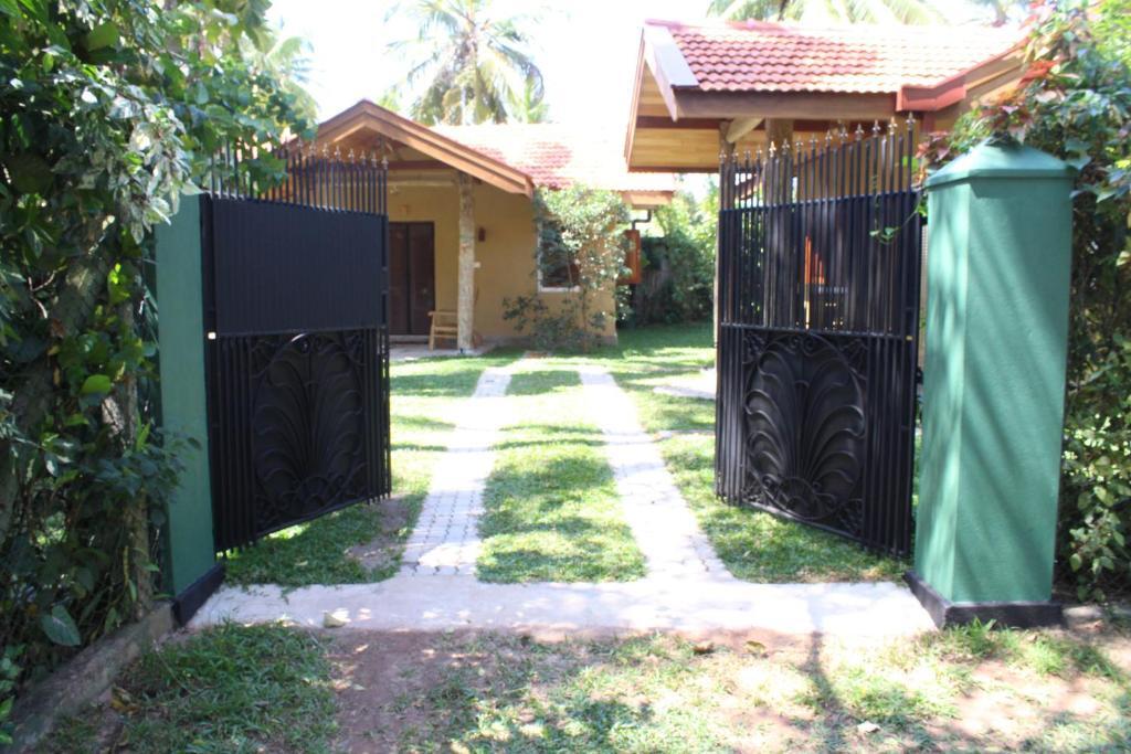 Villa Shade