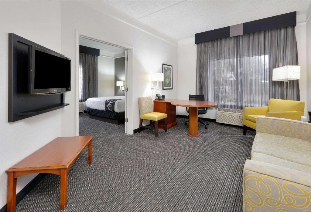 La Quinta Inn & Suites by Wyndham Dallas North Central - Chambres