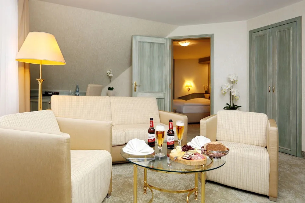 Deluxe Double room (full double bed)