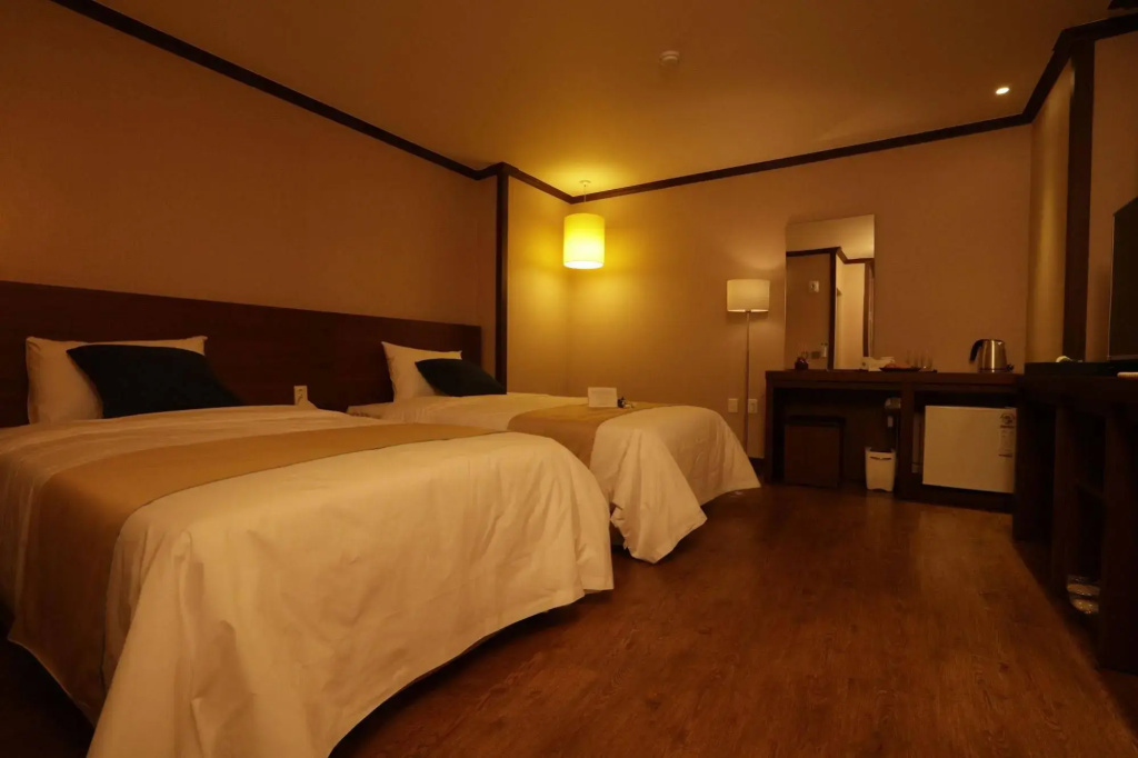 Yihua Hotel - фото 19