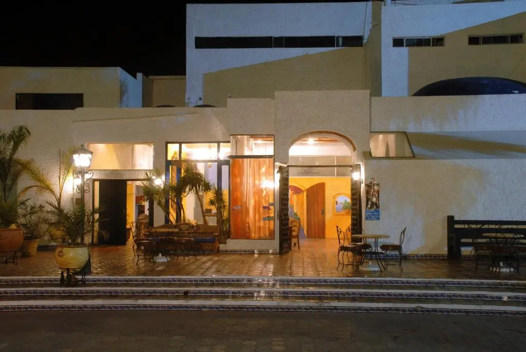 Las Rocas Resort And Spa