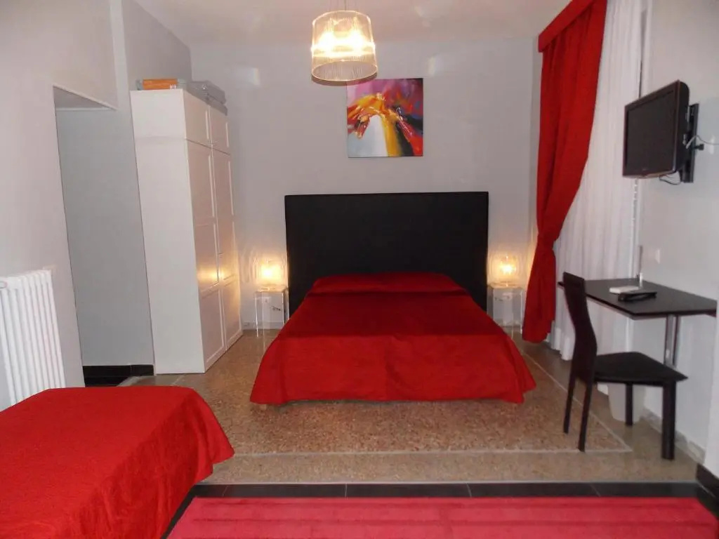 Standard Double room with balcony (full double bed)