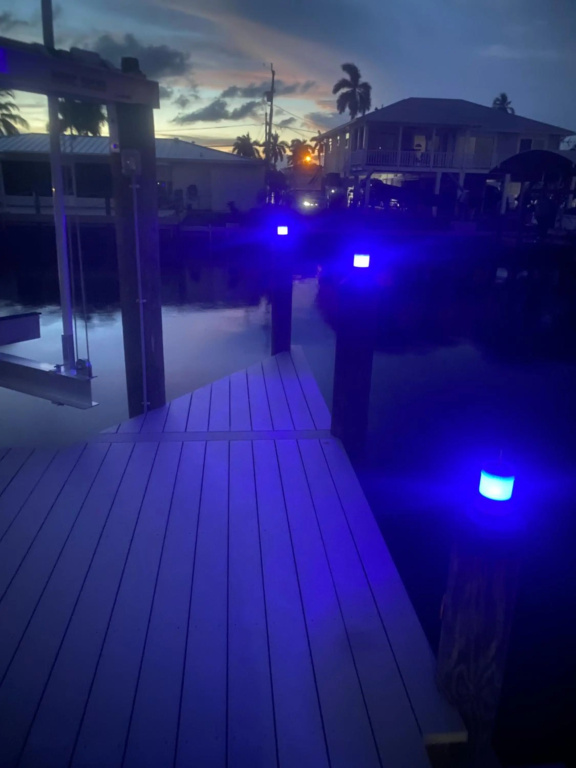 Hot tub and Dock Gilligan's on the Island