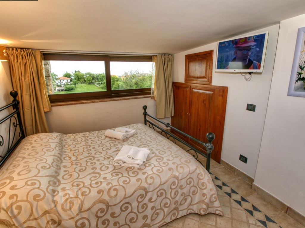 Peaceful Villa in Montefiascone with Bubble Bath