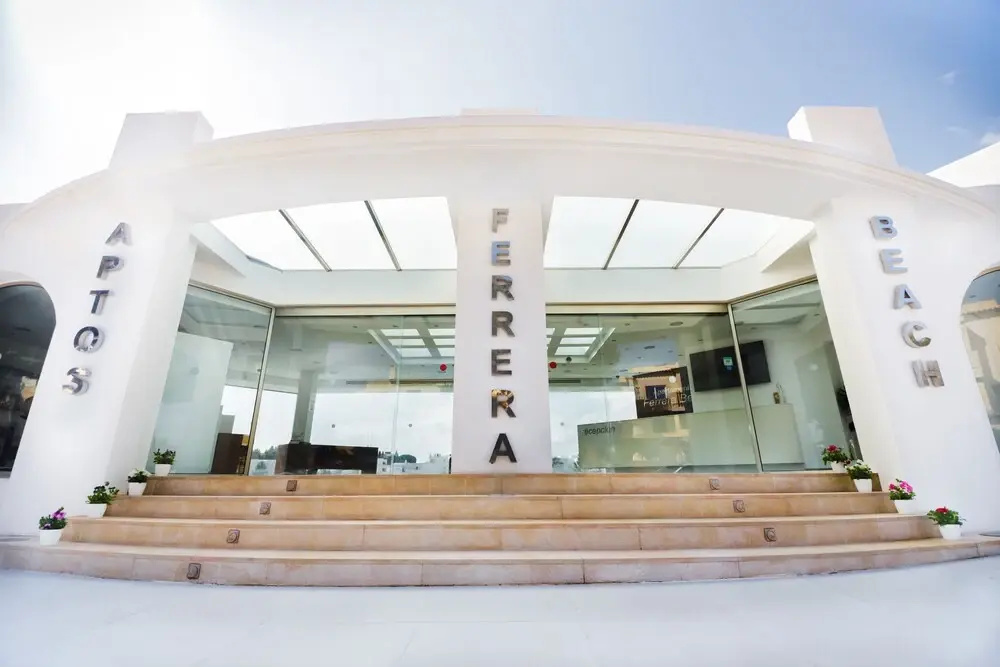Aparthotel Ferrera Beach
