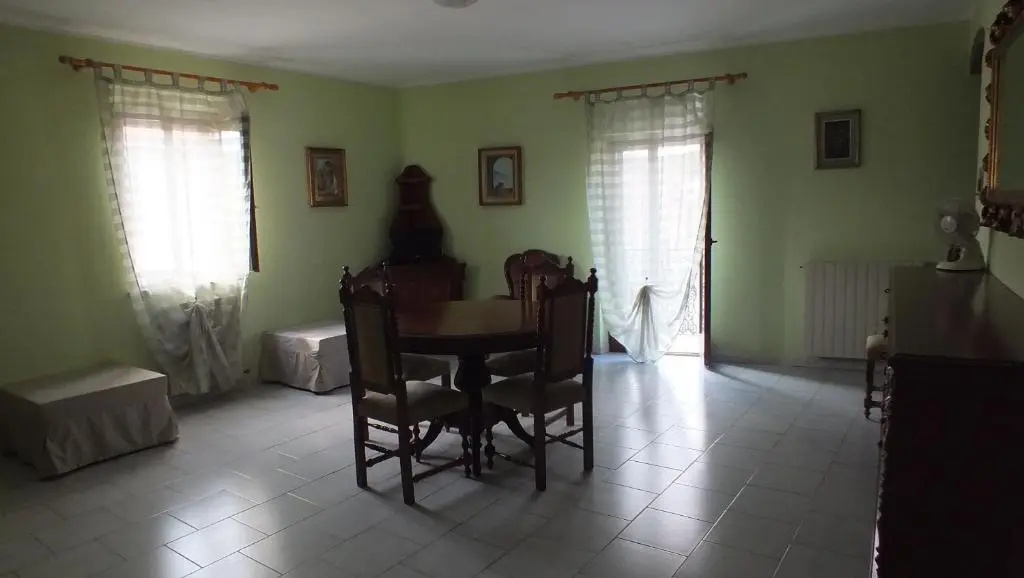 3 Bedrooms Apartment