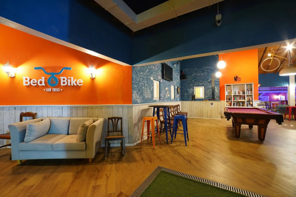 Lobby & Reception