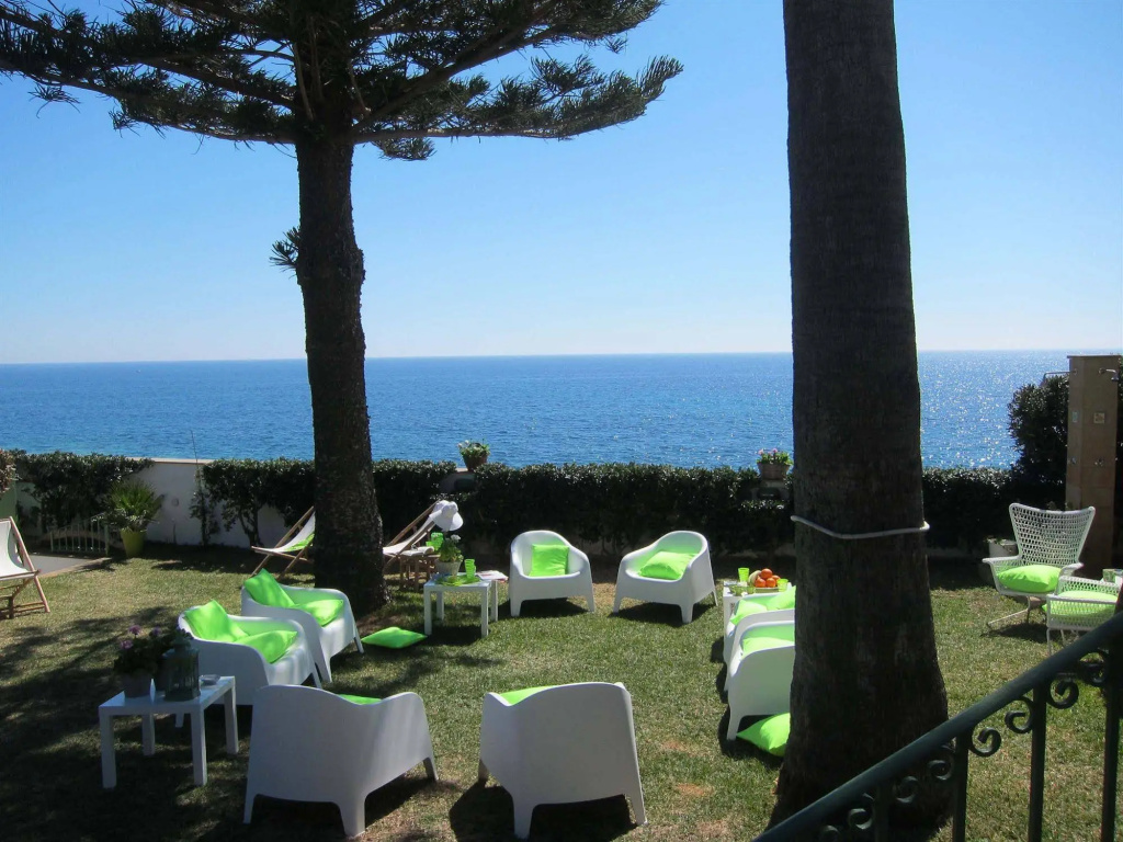 Holiday House