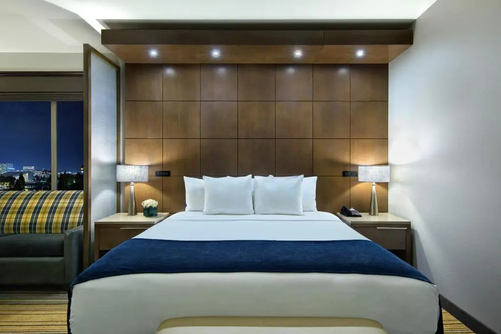 Lobby & Reception