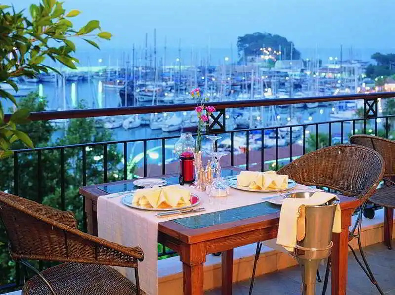 Food & Beverage