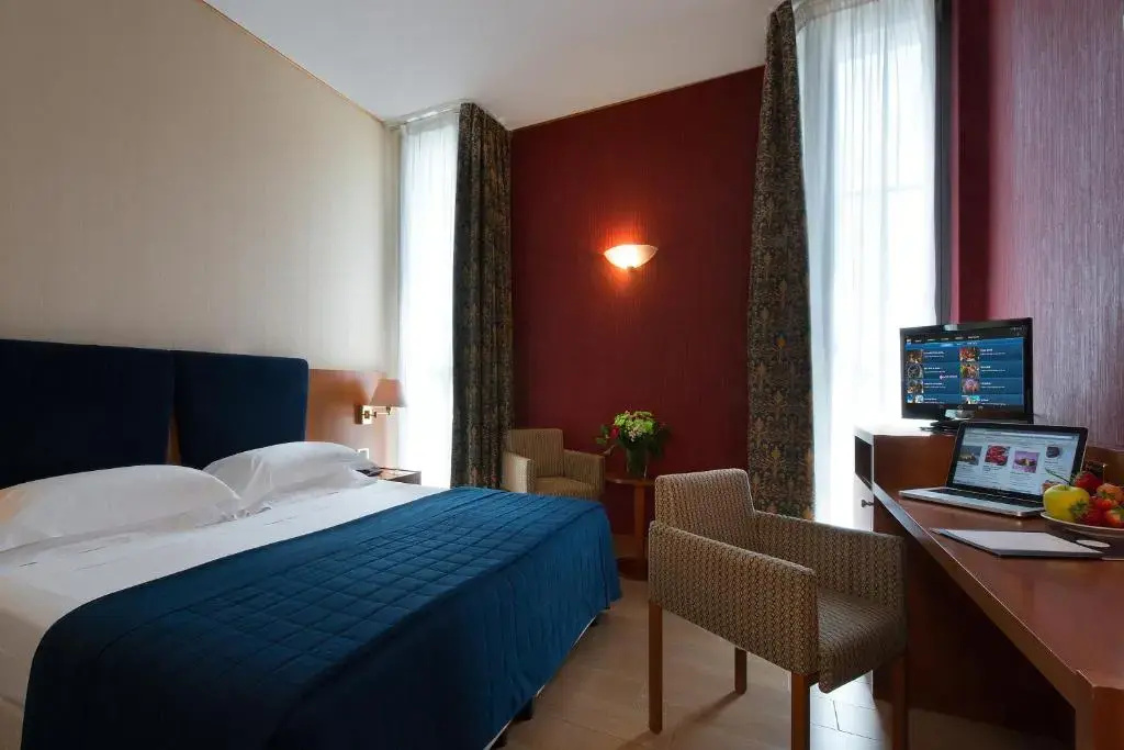 Superior Double room (full double bed)