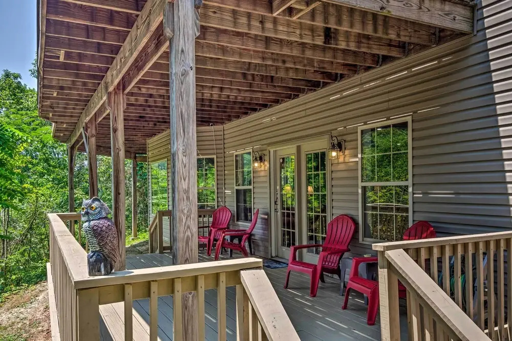 Luxe Lake Cumberland Retreat w/ Decks on 1 Acre!