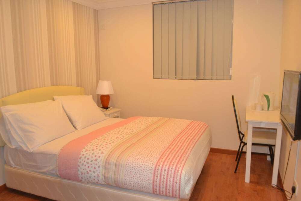 Golden Suites Hotel