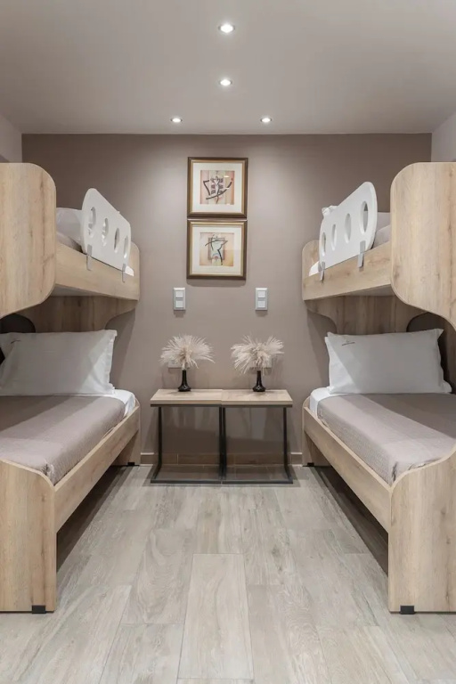 Economy Quadruple room