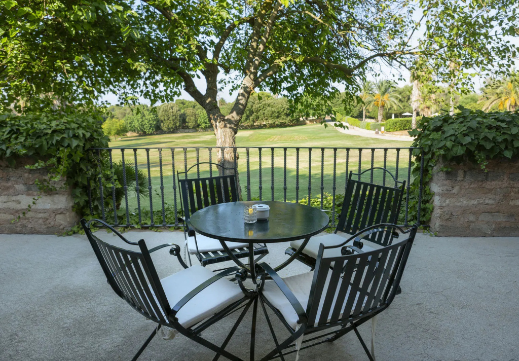 Balcony & Terrace