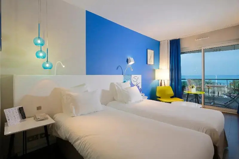 Standard Double room with balcony (twin beds)
