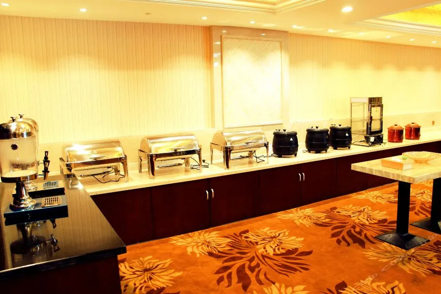 Food & Beverage
