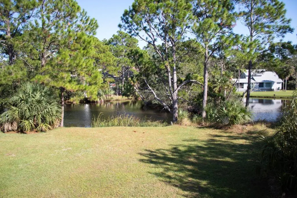 271 Deer Lake