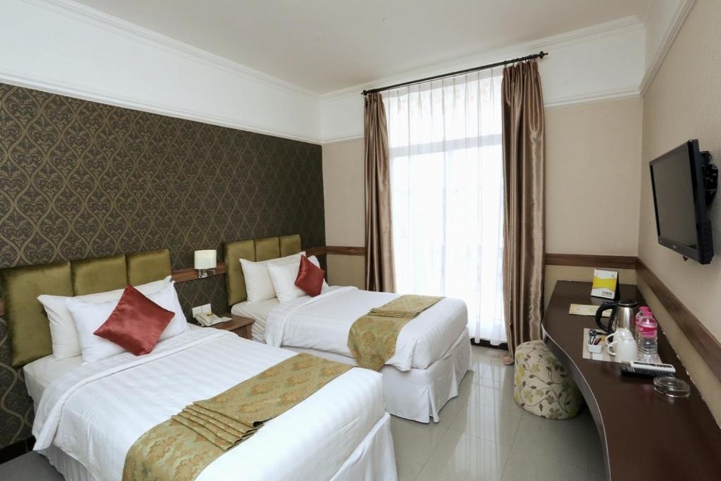 Standard Double room with city view (full double bed) — room photo 3