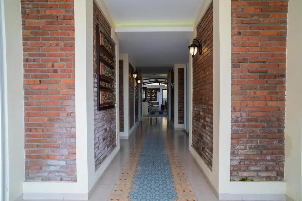 Urbanview Hotel Omah Anin Batu