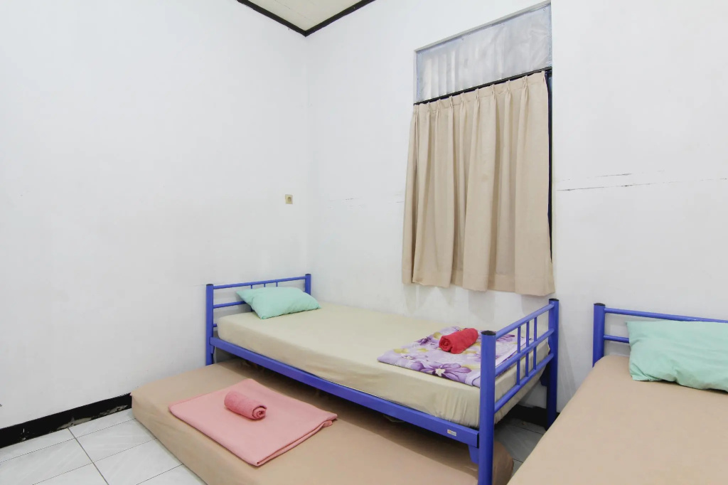 Bed in Dorm
