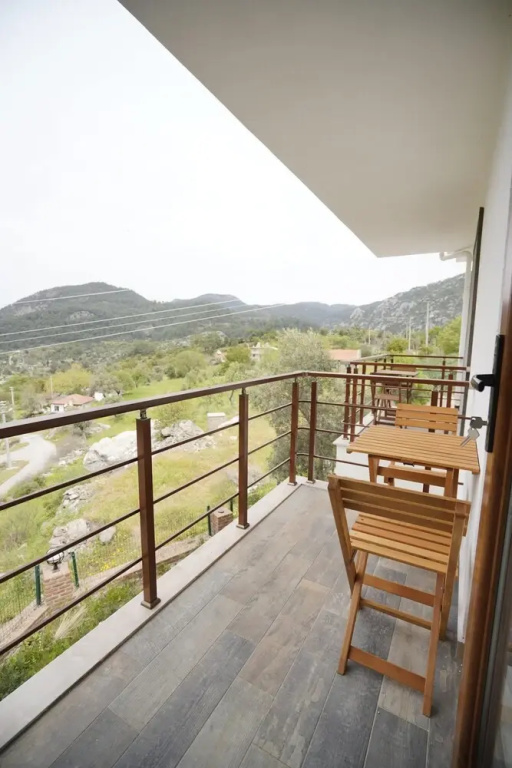Balcony & Terrace