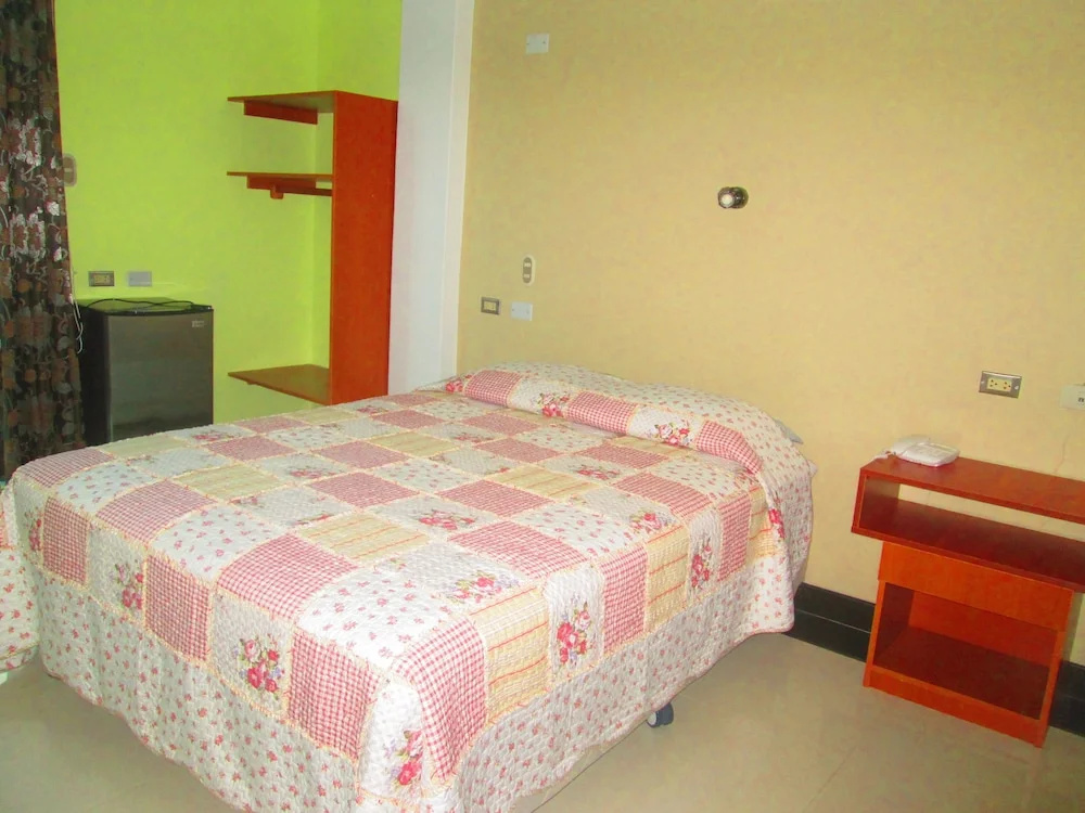 Ari's Hotel III - Chambres