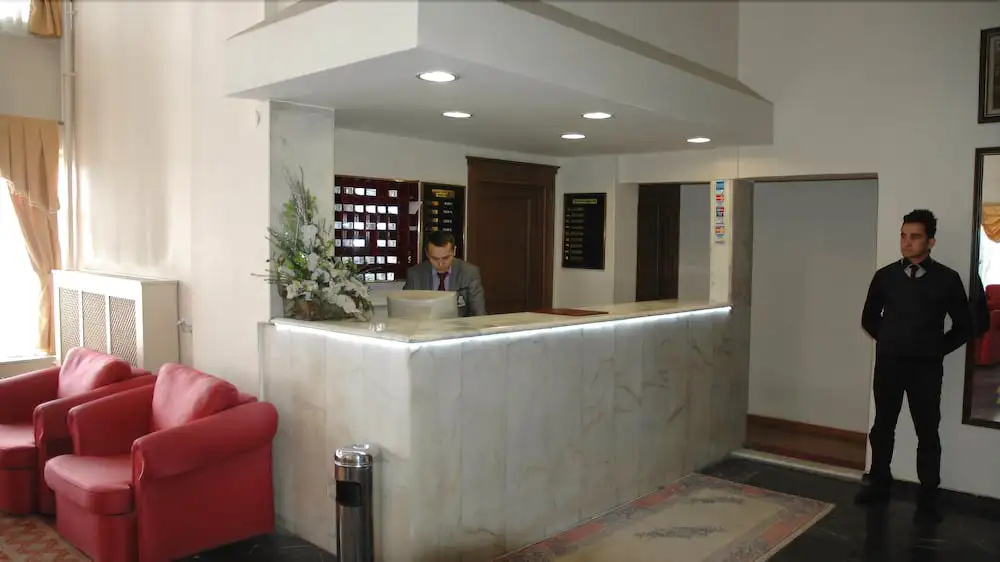 Lobby & Reception
